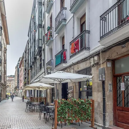 Ayuntamiento Bilbao, Casco Viejo -parking Optional Апартаменты *