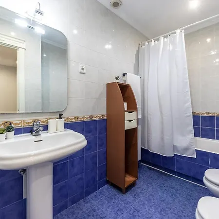 Ayuntamiento Bilbao, Casco Viejo -parking Optional Бильбао