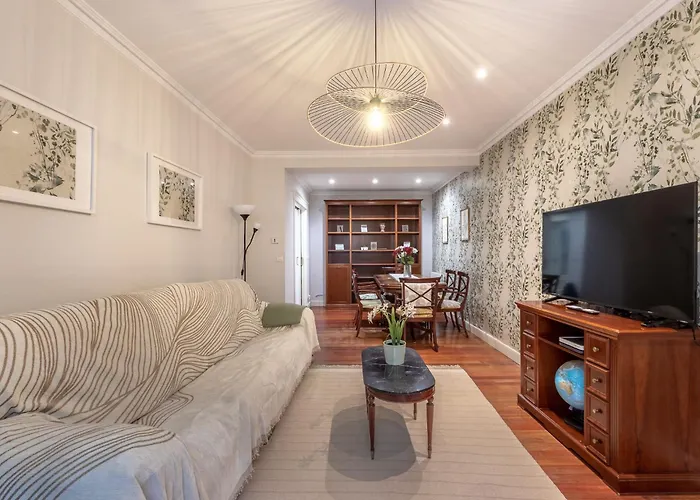 Ayuntamiento Bilbao, Casco Viejo -parking Optional * Bilbao