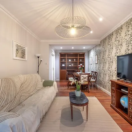 Ayuntamiento Bilbao, Casco Viejo -parking Optional * Bilbao