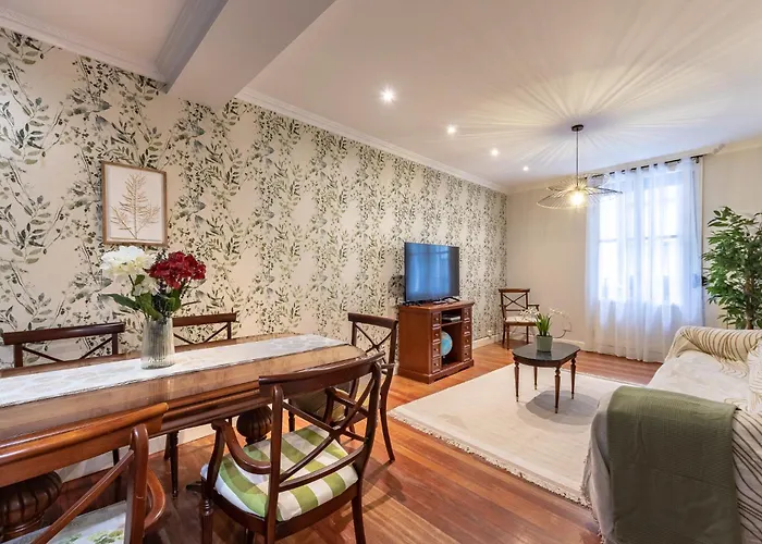 Ayuntamiento Bilbao, Casco Viejo -parking Optional * Bilbao